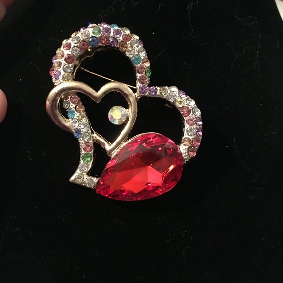 Large Rhinestone Heart Cluster Brooch - NEW  Drawer 6 - Picture 4 of 8
